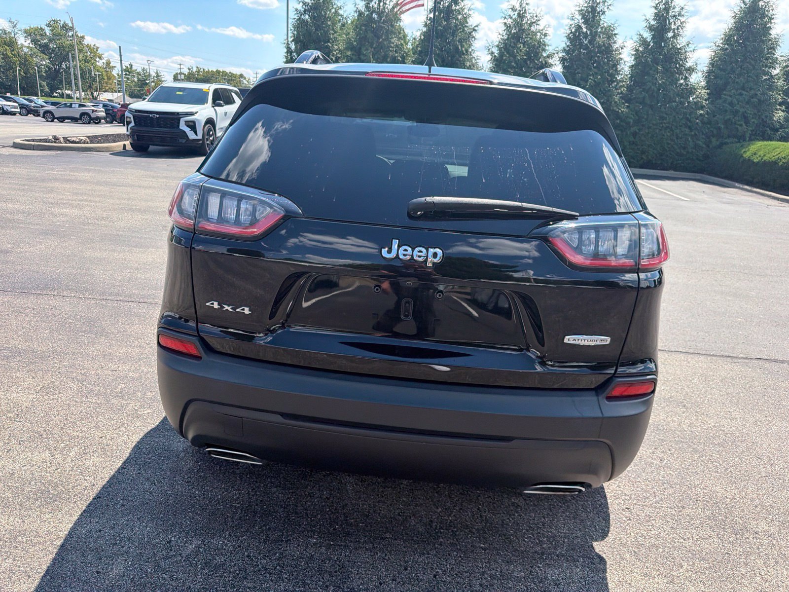 Used 2022 Jeep Cherokee Latitude Lux AWD/4WD image 4