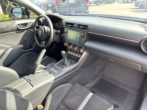 Used 2023 Toyota GR86 Premium image 13