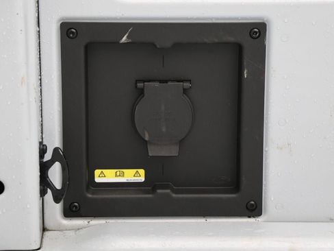 Used 2022 Ford F150 Lariat w/ Equipment Group 501A Mid image 4