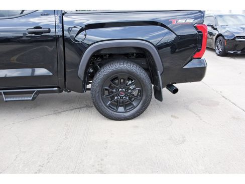 Used 2022 Toyota Tundra SR5 AWD/4WD image 32