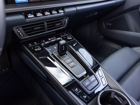 Certified 2025 Porsche 911 Targa 4 GTS AWD/4WD image 19