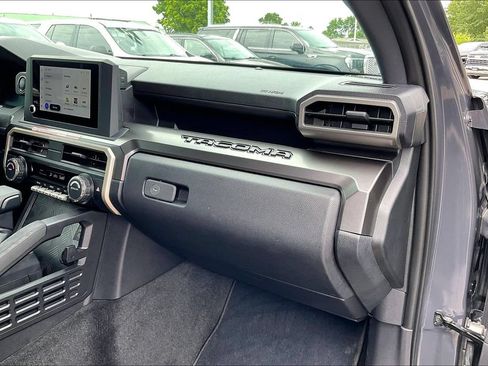 Used 2025 Toyota Tacoma SR5 RWD image 19