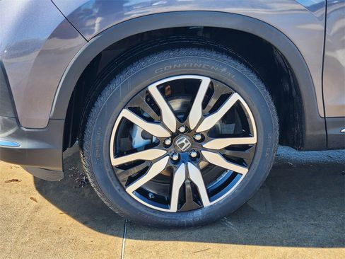 Certified 2022 Honda Pilot Touring image 11