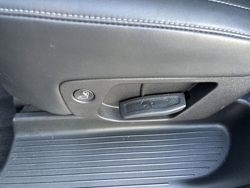 Used 2025 Kia Telluride S FWD image 45