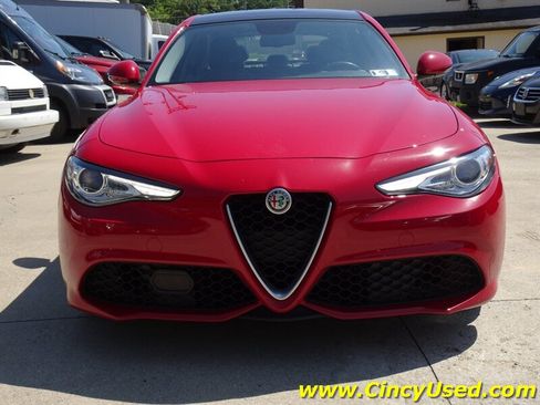 Used 2017 Alfa Romeo Giulia AWD image 2