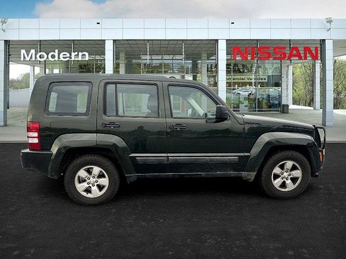 Used 2011 Jeep Liberty Sport image 6
