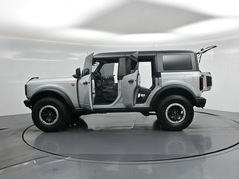 Used 2024 Ford Bronco Badlands w/ Sasquatch Package image 37