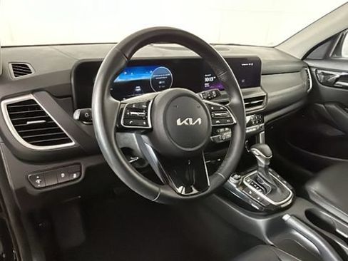 Used 2024 Kia Seltos EX AWD/4WD image 13