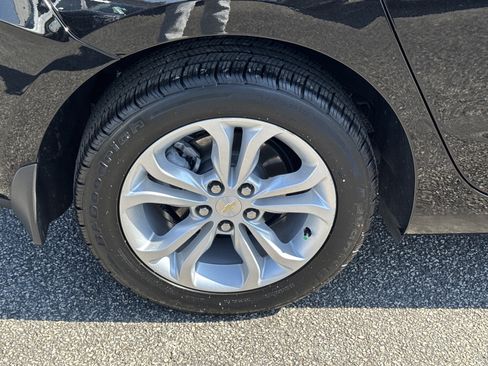 Used 2019 Chevrolet Cruze LT w/ Sun And Sound Package image 17