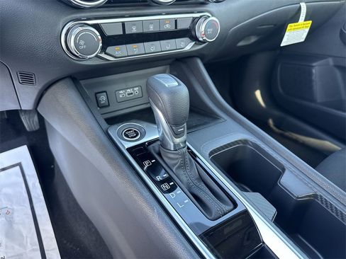 Used 2025 Nissan Sentra SV image 19