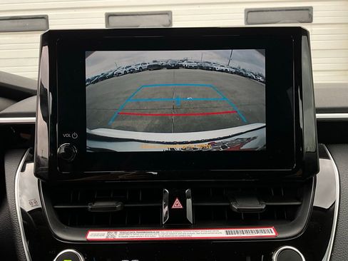 Used 2025 Toyota Corolla LE image 27