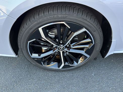 New 2025 Nissan Altima 2.5 SR image 29