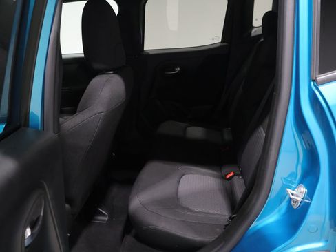 Used 2021 Jeep Renegade Latitude image 19