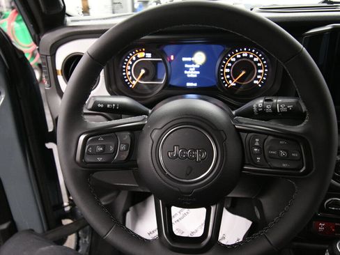 Used 2026 Jeep Wrangler Unlimited Sport AWD/4WD image 13