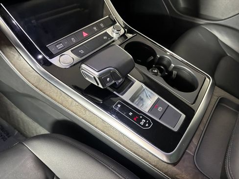Used 2020 Audi Q7 3.0T Premium w/ Convenience Package AWD/4WD image 28