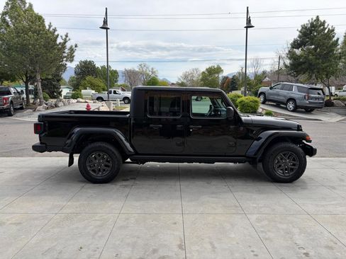 Used 2024 Jeep Gladiator Sport w/ Convenience Group image 3