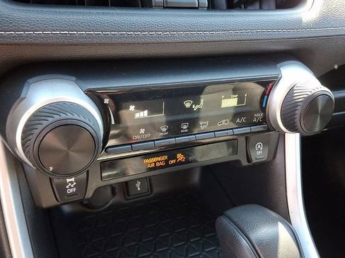 Used 2022 Toyota RAV4 LE image 19