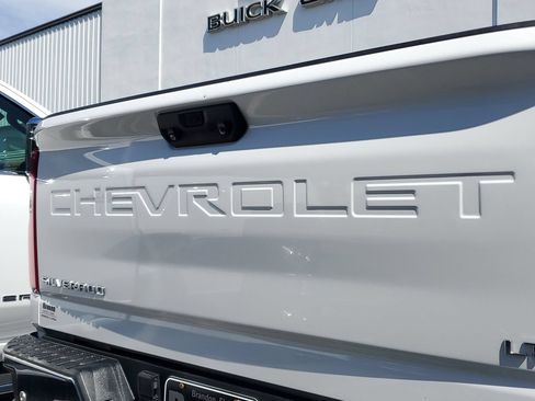 Used 2020 Chevrolet Silverado 2500 LTZ w/ LTZ Premium Package AWD/4WD image 6