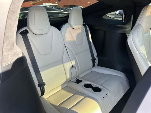 Used 2022 Tesla Model X image 32
