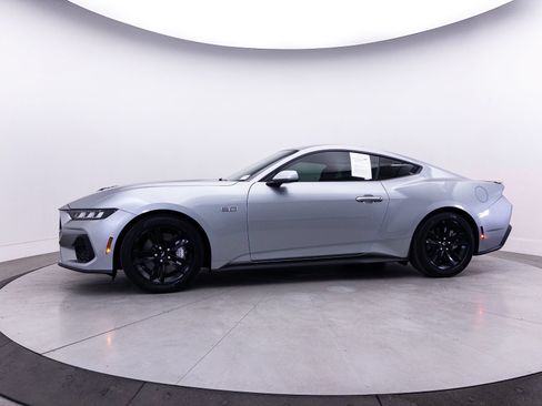 Used 2024 Ford Mustang GT RWD image 40