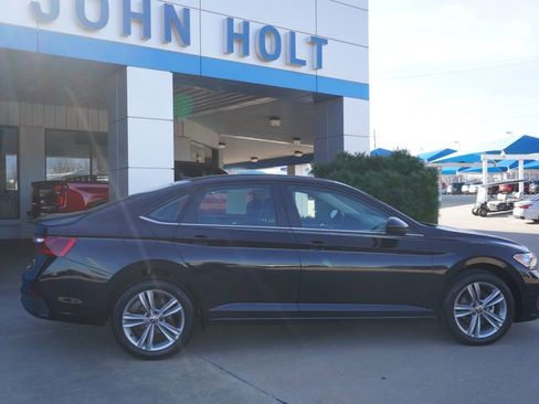 Used 2024 Volkswagen Jetta SE image 9