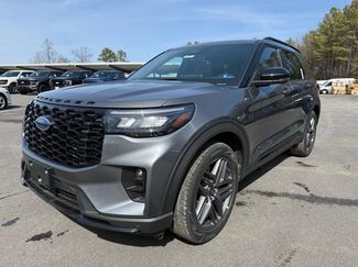New 2026 Ford Explorer ST-Line w/ ST-Line Street Pack video 1