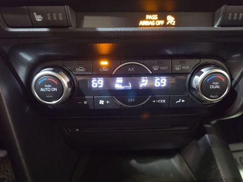 Used 2015 MAZDA MAZDA3 i Grand Touring FWD image 17