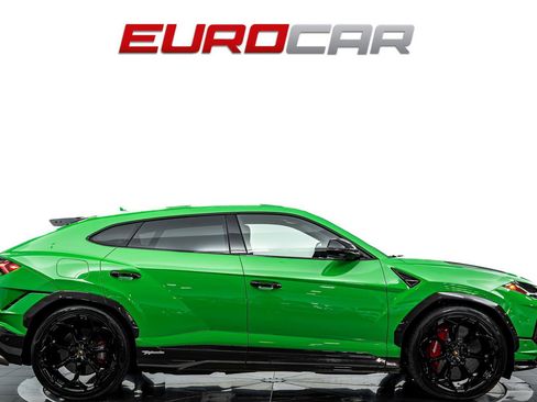 Used 2024 Lamborghini Urus Performante AWD/4WD image 6