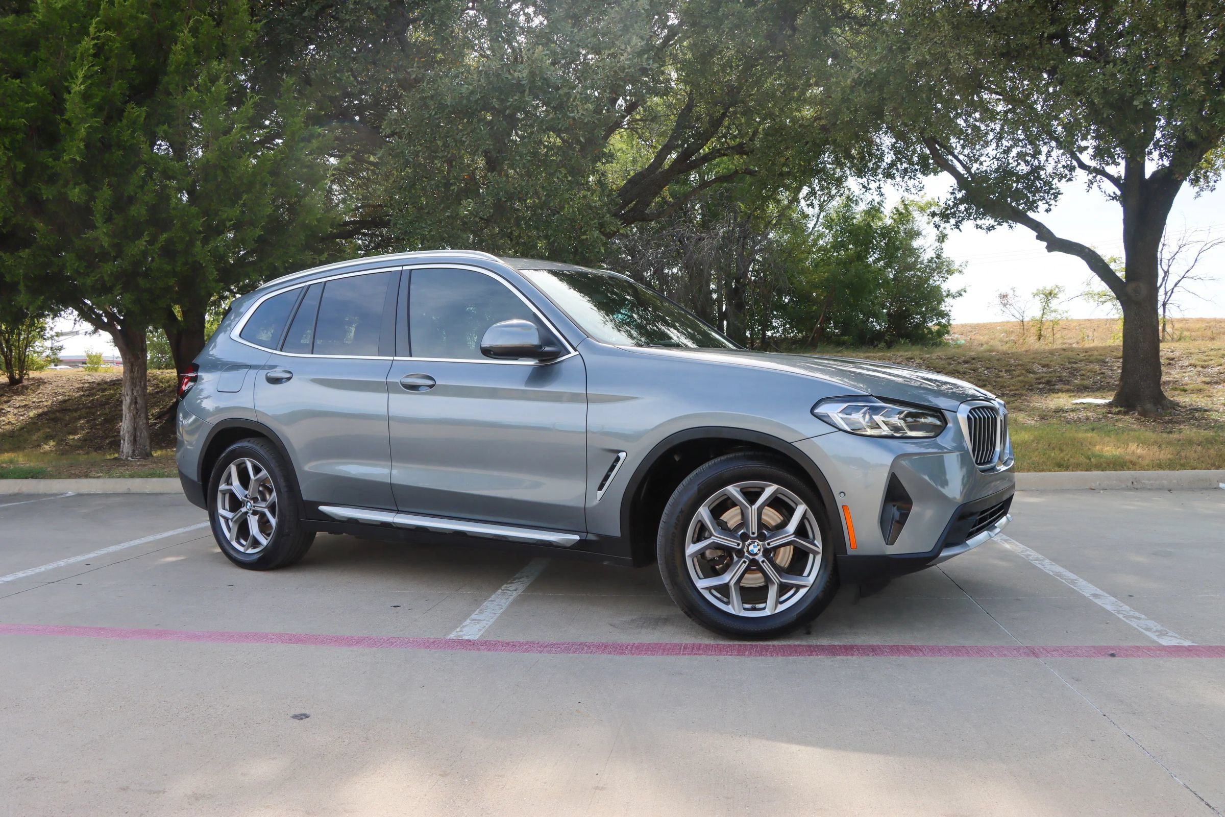 Used 2023 BMW X3 xDrive30i w/ Premium Package AWD/4WD image 1