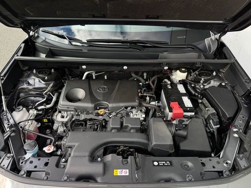 Used 2022 Toyota RAV4 LE AWD/4WD image 21