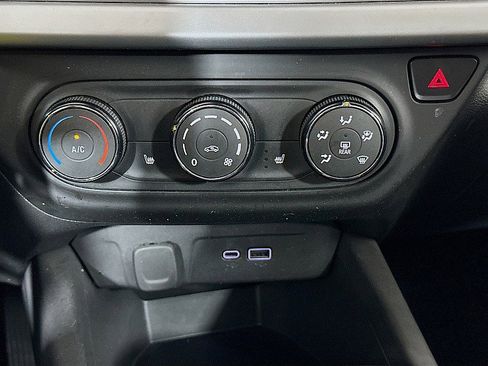 Used 2024 Chevrolet Trax LS w/ LS Convenience Package FWD image 16