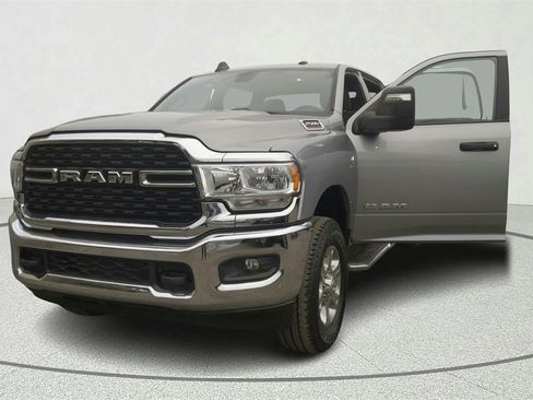 Used 2024 RAM 2500 Big Horn image 10