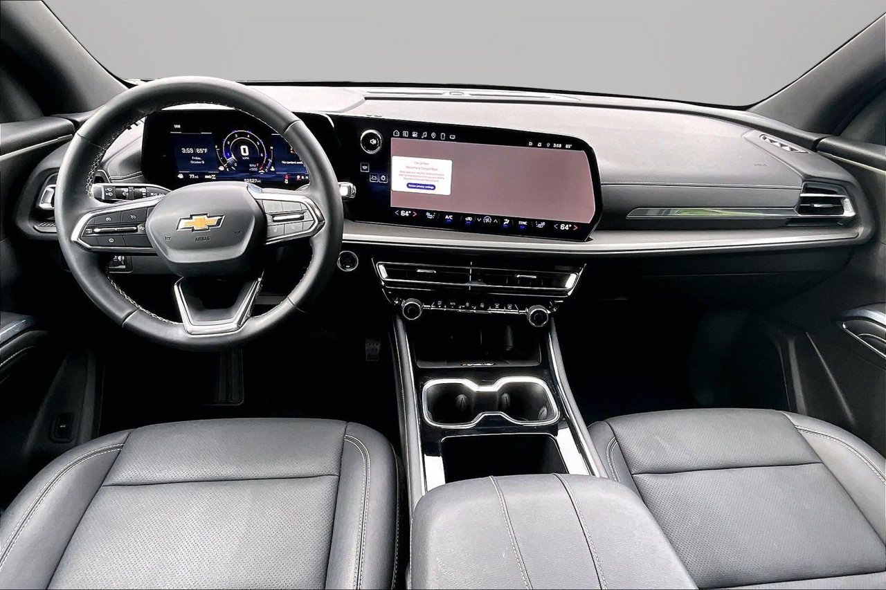 Used 2025 Chevrolet Traverse LT AWD/4WD image 14