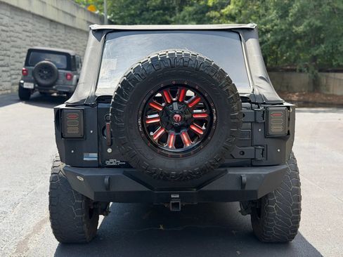 Used 2013 Jeep Wrangler Unlimited Sahara w/ Mopar Chrome Edition Group AWD/4WD image 8