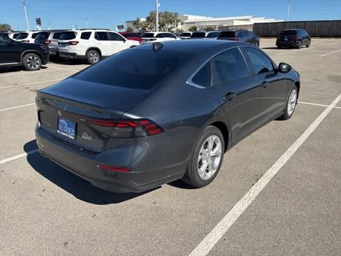 Used 2025 Honda Accord LX image 5