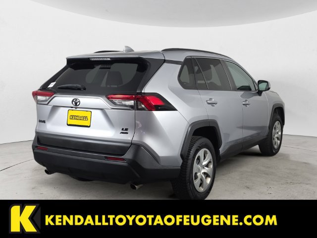 Used 2021 Toyota RAV4 LE AWD/4WD image 5