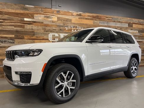 New 2025 Jeep Grand Cherokee L Limited w/ Luxury Tech Group II image 16