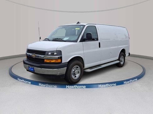 Used 2024 Chevrolet Express 2500 w/ Driver Convenience Package RWD image 3