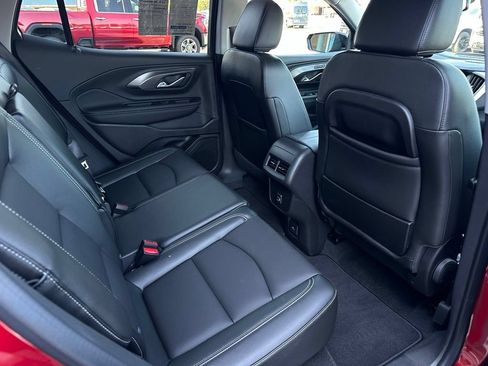 Used 2024 GMC Terrain SLT w/ Infotainment Package II AWD/4WD image 18