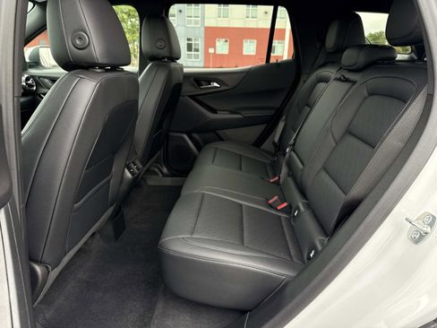 Used 2025 Chevrolet Equinox LT w/ Convenience Package II image 22