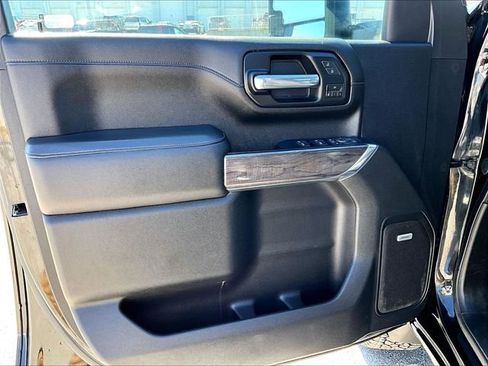 Used 2020 Chevrolet Silverado 2500 LTZ w/ LTZ Premium Package image 9