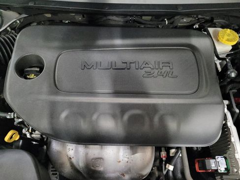 Used 2020 Jeep Cherokee Latitude Plus w/ Cold Weather Group image 30