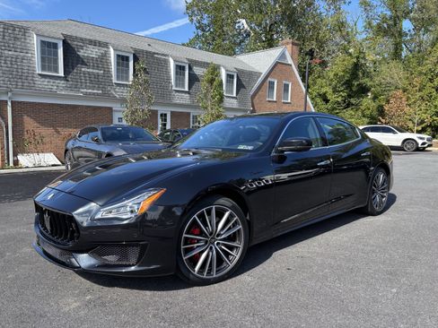 Used 2022 Maserati Quattroporte Modena Q4 image 1