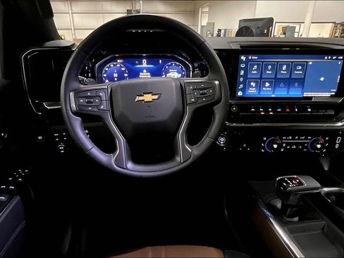 Used 2024 Chevrolet Silverado 1500 High Country w/ High Country Premium Package image 5