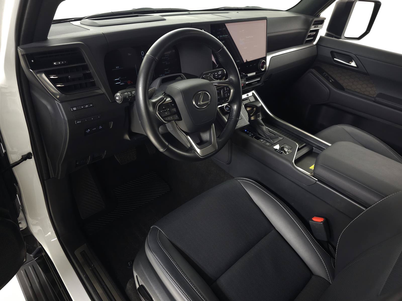 Used 2026 Lexus GX 550 w/ Accessory Package (2T) AWD/4WD image 19