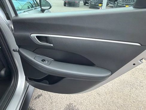 Used 2020 Hyundai Sonata SE w/ Cargo Package FWD image 11