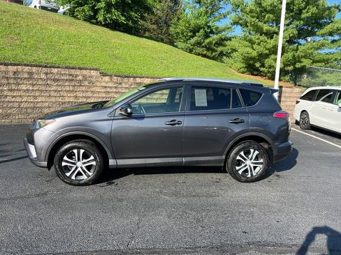 Used 2016 Toyota RAV4 LE FWD image 8