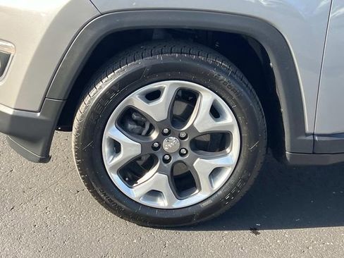 Used 2018 Jeep Compass Limited AWD/4WD image 9