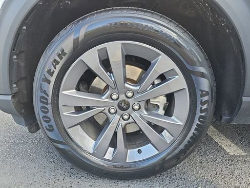 Used 2023 Ford Explorer XLT w/ Equipment Group 202A AWD/4WD image 40