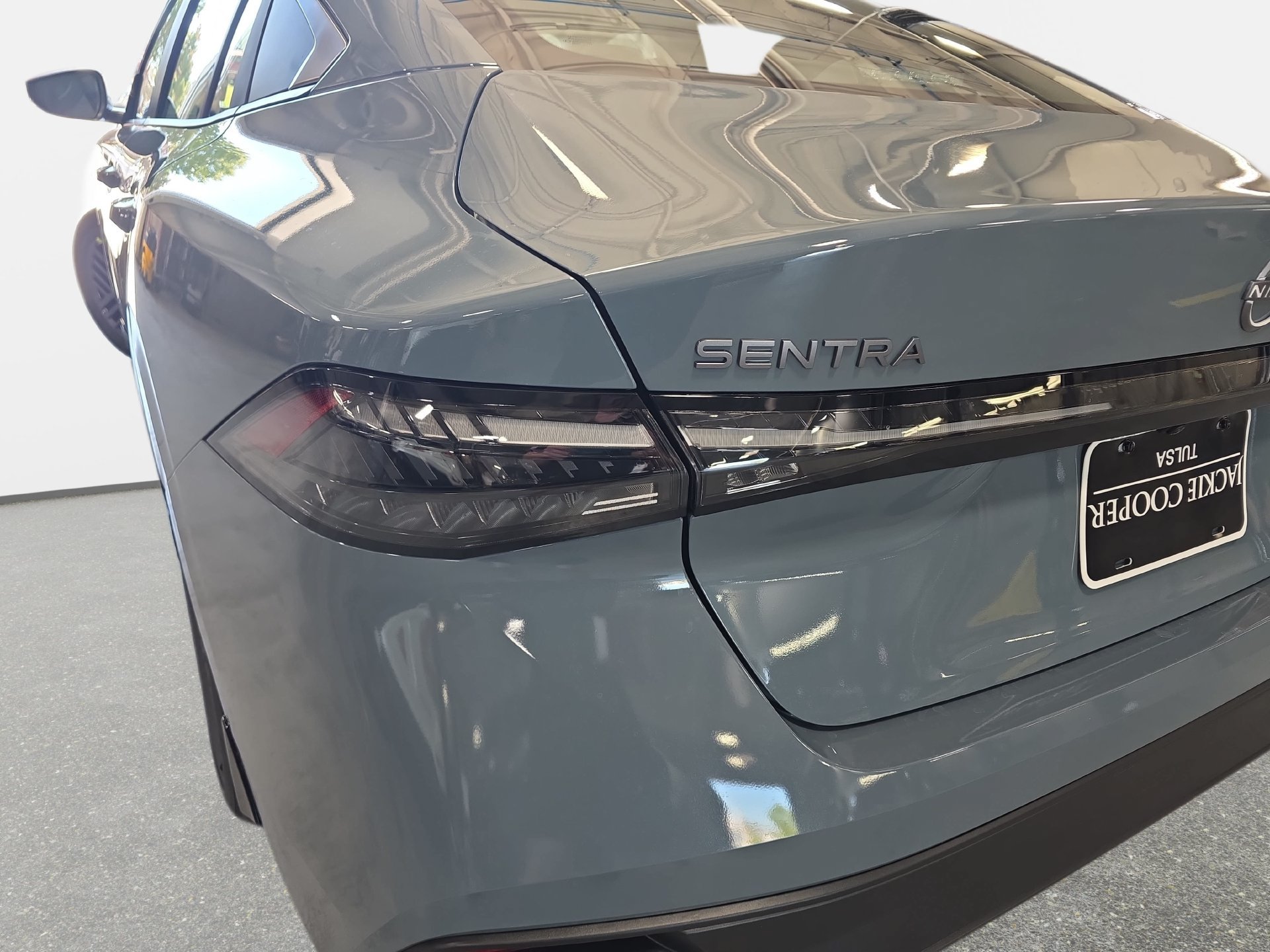 New 2027 Nissan Sentra SV w/ SV Convenience Package FWD image 33